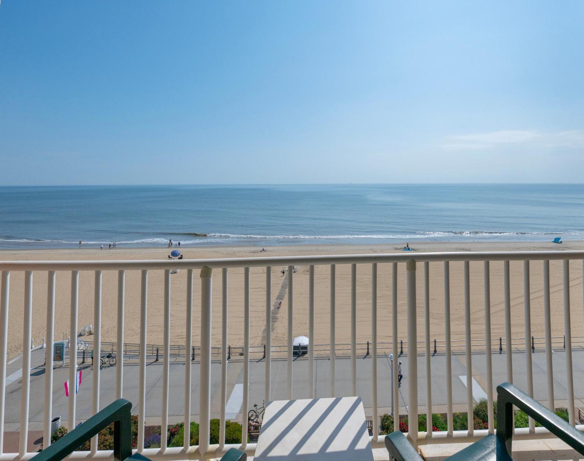 Holiday Inn & Suites Virginia Beach - North Beach By Ihg Exterior foto